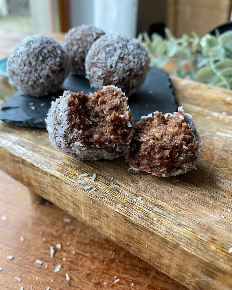 Zuckerfreie Energy-Balls